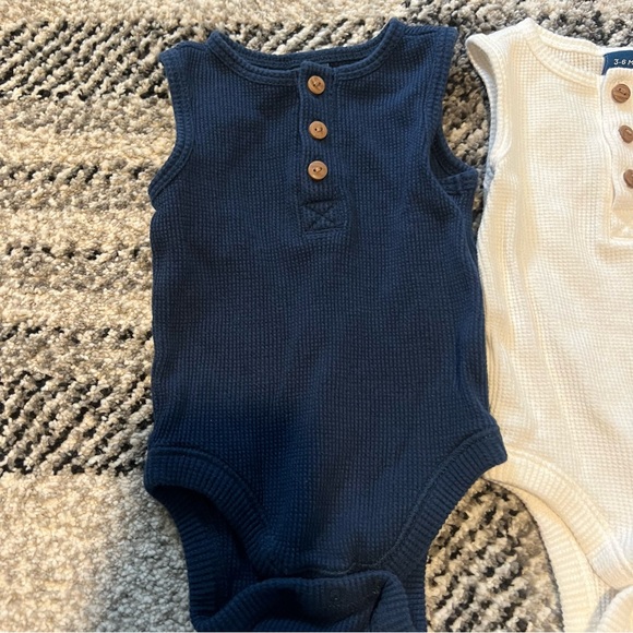 Bundle of 3 old navy henley tank onesies - Picture 2 of 7
